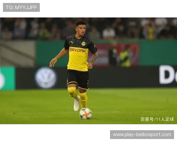 阿森纳俱乐部大巴车全景揭秘球员出行背后的故事与趣闻 阿森纳俱乐部大巴车全景揭秘球员出行背后的故事与趣闻